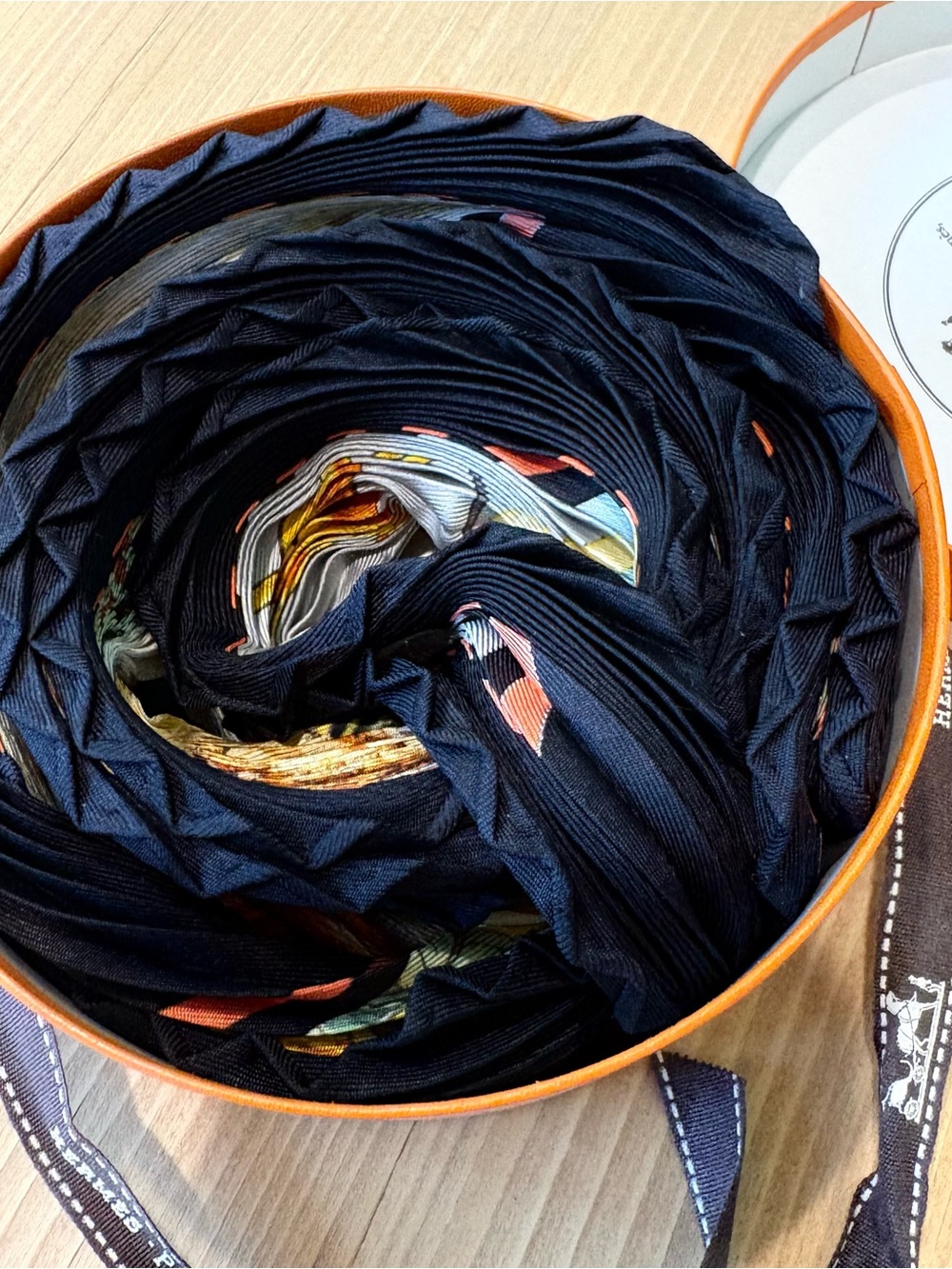 Rare Authentic Hermès Kermit Oliver Plisse Scarf - Picture 10 of 12